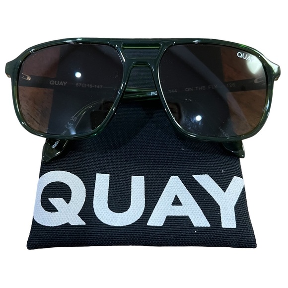 Quay Australia Accessories - QUAY On the Fly Ivy green Frame Polarized Sunglasses like new